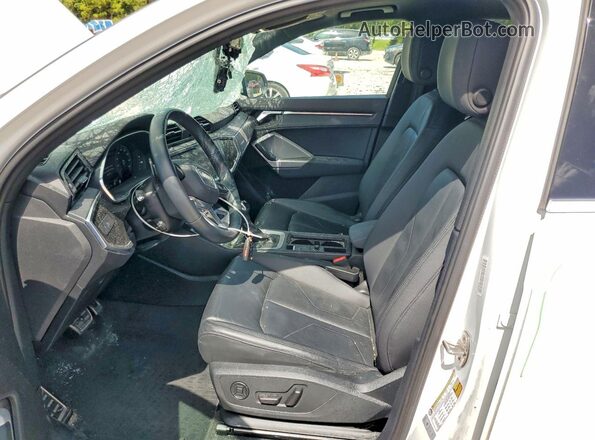WA1EECF34M1157194 2021 AUDI Q3 White წინა სალონის ხედი