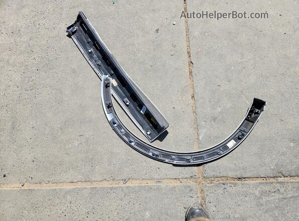 WA1EECF34S1082705 2025 AUDI Q3 White Вид підкапотного простору