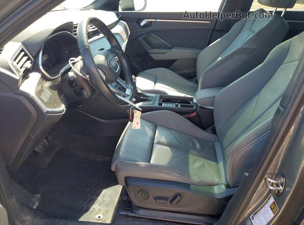 WA1EECF35N1075234 2022 AUDI Q3 Gray Front interior view