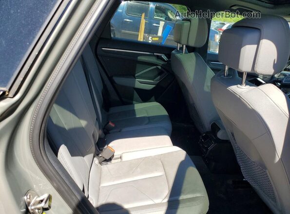 WA1EECF35N1075234 2022 AUDI Q3 Gray Rear interior view