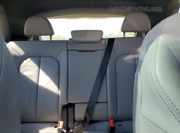 WA1EECF35N1075234 2022 AUDI Q3 Gray Rear seats view