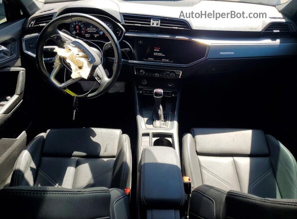 WA1EECF35R1040618 2024 AUDI Q3 Черный Вид панели приборов