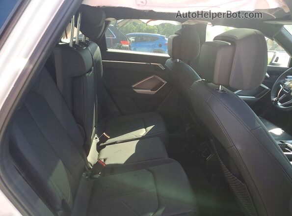 WA1EECF35R1182659 2024 AUDI Q3 White უკანა სავარძლების ხედი