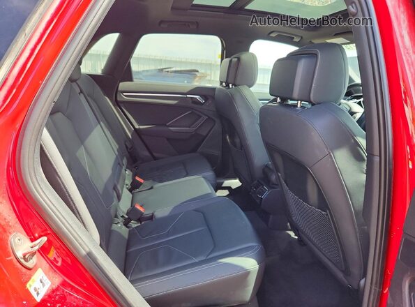 WA1EECF36L1038903 2020 AUDI Q3 Red Vista interior trasera