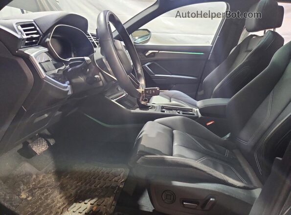 WA1EECF36N1148112 2022 AUDI Q3 Black წინა სალონის ხედი