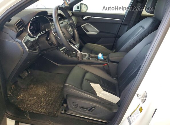 WA1EECF36R1047304 2024 AUDI Q3 White წინა სალონის ხედი