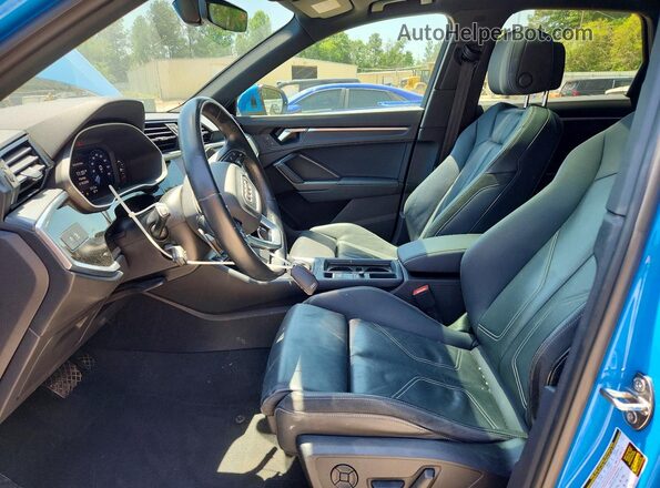 WA1EECF37M1074858 2021 AUDI Q3 Синий Вид салона спереди