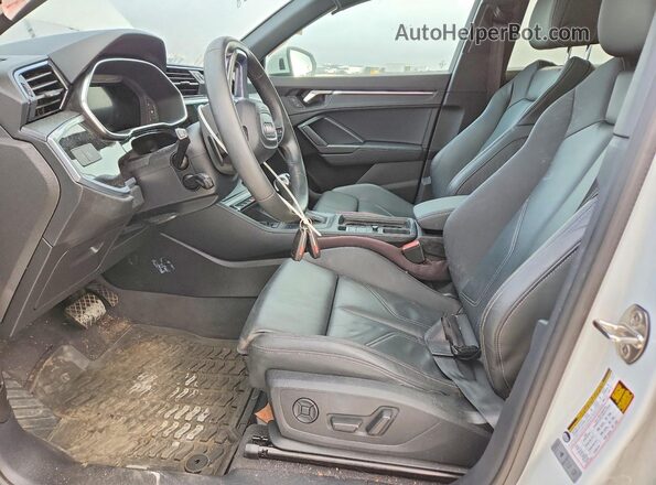 WA1EECF37P1106969 2023 AUDI Q3 White Սալոնի դիմացի տեսք