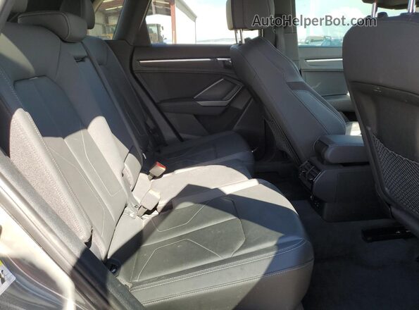 WA1EECF38K1064871 2019 AUDI Q3 Gray უკანა სავარძლების ხედი