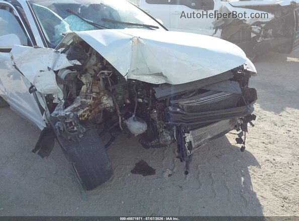 WA1EECF38L1119157 2020 AUDI Q3 White Front view