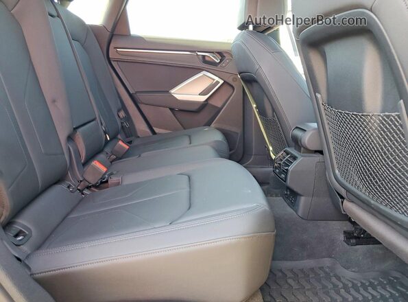 WA1EECF38M1152578 2021 AUDI Q3 Gray Widok tylnych siedzeń
