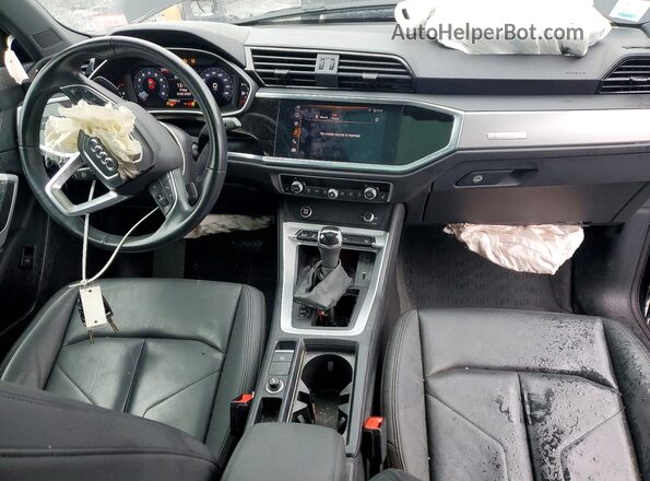 WA1EECF39M1022759 2021 AUDI Q3 Black Dashboard view