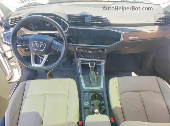 WA1EECF39M1148555 2021 AUDI Q3 White Vista del salpicadero