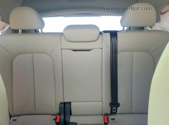 WA1EECF39M1148555 2021 AUDI Q3 White Vista de los asientos traseros