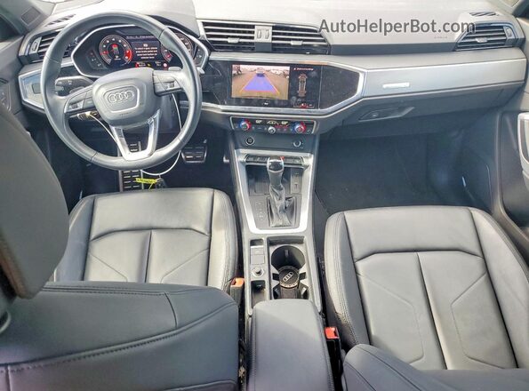 WA1EECF39M1156865 2021 AUDI Q3 Black Widok deski rozdzielczej