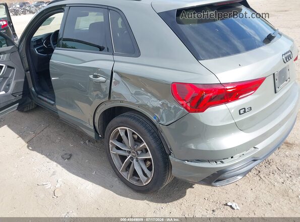 WA1EECF39N1052877 2022 AUDI Q3 Gray Front view