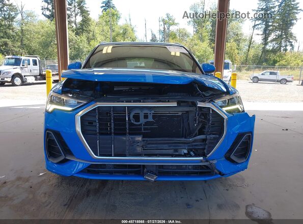 WA1EECF3XK1074642 2019 AUDI Q3 Blue Widok wnętrza z tyłu
