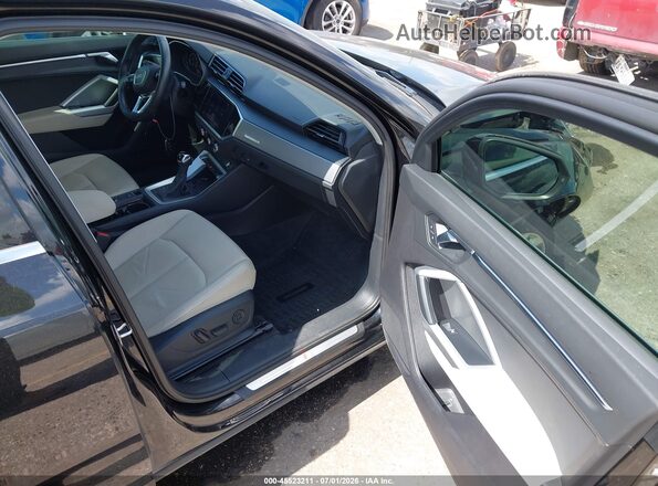 WA1EECF3XL1090115 2020 AUDI Q3 Black წინა სალონის ხედი