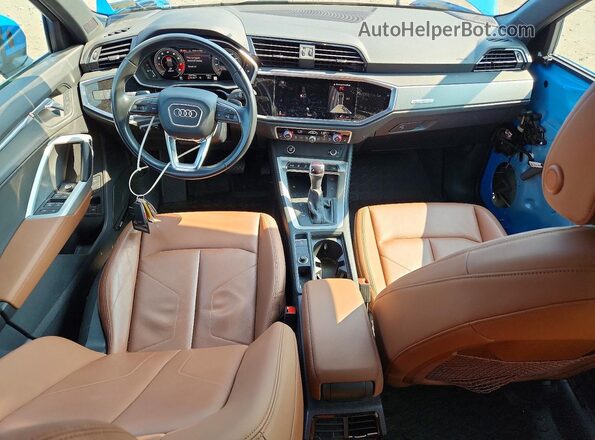 WA1EECF3XN1037904 2022 AUDI Q3 Blue Вид панелі приладів