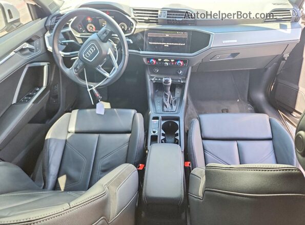 WA1EECF3XP1025609 2023 AUDI Q3 White Առջևի վահանակի տեսք