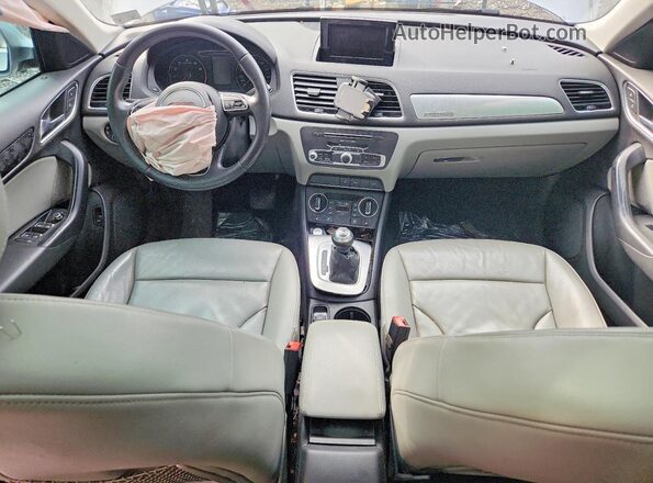 WA1EFCFS1GR012835 2016 AUDI Q3 Silver Вид панелі приладів
