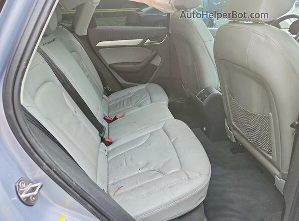 WA1EFCFS1GR012835 2016 AUDI Q3 Silver Вид задньої частини салону