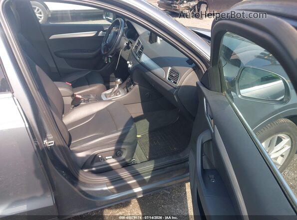 WA1EFCFS4GR013980 2016 AUDI Q3 Серый Вид салона спереди