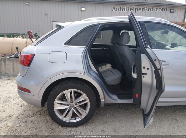 WA1EFCFS4GR017818 2016 AUDI Q3 Silver Vista de la etiqueta del VIN
