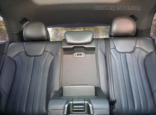 WA1ENAFY7J2240639 2018 AUDI Q5 Silver Вид задніх сидінь