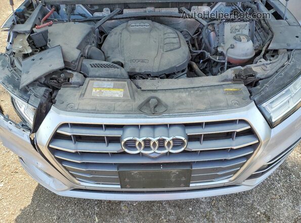 WA1ENAFY7J2240639 2018 AUDI Q5 Silver Вид підкапотного простору