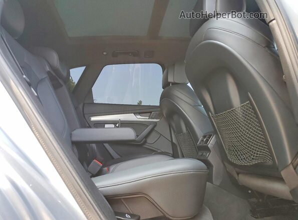WA1ENAFY7J2240639 2018 AUDI Q5 Silver Вид задньої частини салону