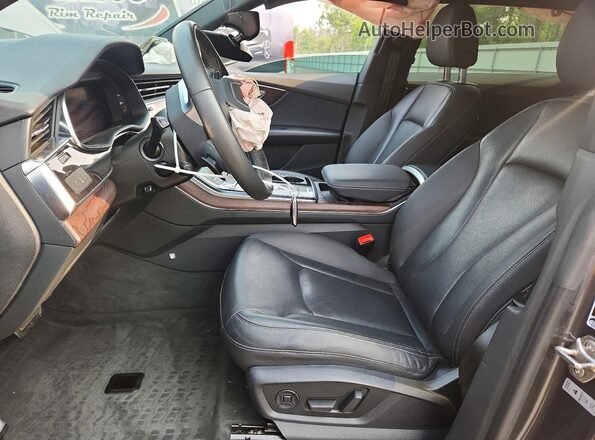 WA1EVAF10LD019345 2020 AUDI Q8 Серый Вид салона спереди
