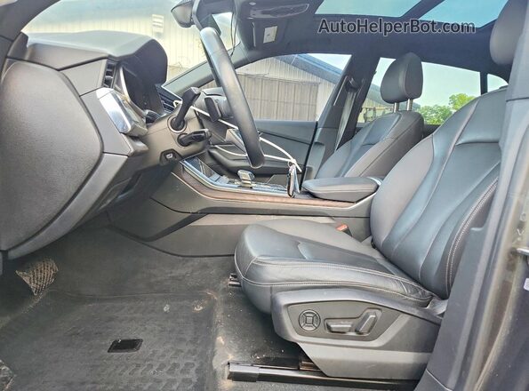 WA1EVAF11MD013961 2021 AUDI Q8 Серый Вид салона спереди