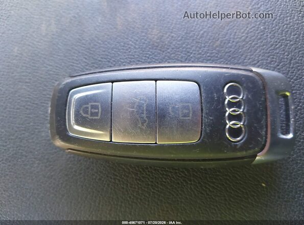 WA1EVAF13KD031276 2019 AUDI Q8 White Vista del salpicadero