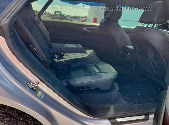 WA1EVAF16LD018622 2020 AUDI Q8 Серебряный Вид задней части салона
