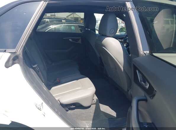 WA1EVAF18KD017969 2019 AUDI Q8 White VIN կոդի պիտակի տեսք