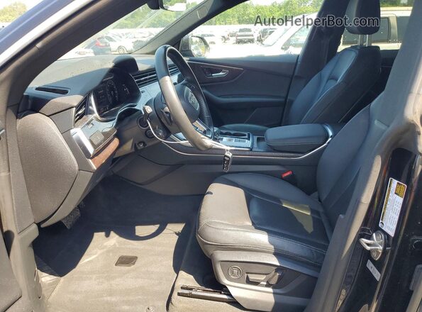 WA1EVAF19LD025130 2020 AUDI Q8 Черный Вид салона спереди