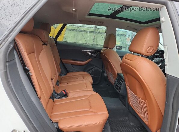 WA1EVBF11ND033652 2022 AUDI Q8 White Вид задньої частини салону