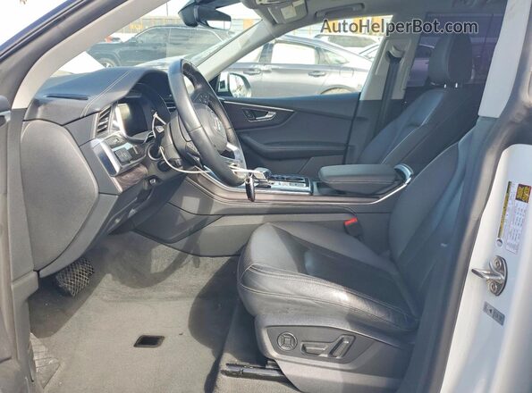WA1EVBF15PD013326 2023 AUDI Q8 White Widok wnętrza z przodu