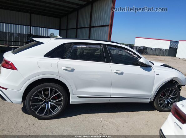WA1EVBF18ND034569 2022 AUDI Q8 White Rear interior view