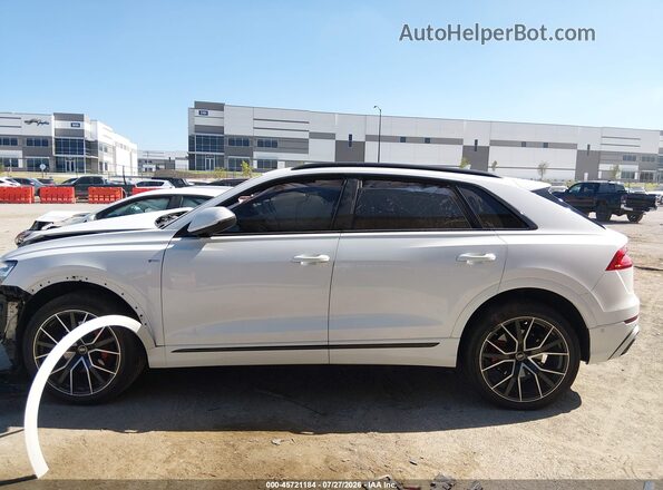WA1EVBF18ND034569 2022 AUDI Q8 White 360 interior view