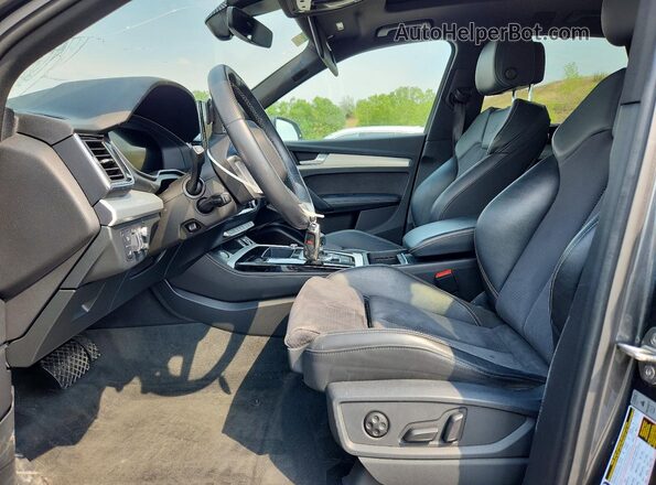 WA1F2AFY0M2045970 2021 AUDI Q5 Серый Вид салона спереди