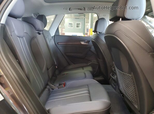 WA1FAAFY7P2163084 2023 AUDI Q5 Gray Widok wnętrza z tyłu