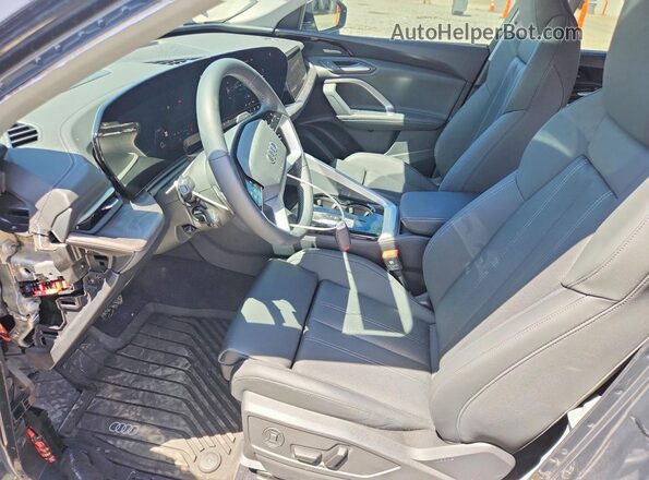 WA1FAAGU8S2117042 2025 AUDI Q5 Серый Вид салона спереди