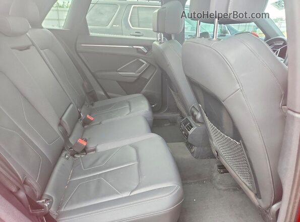 WA1FECF35M1081781 2021 AUDI Q3 Red Вид задньої частини салону