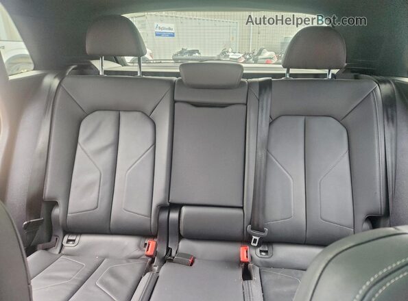 WA1FECF35M1081781 2021 AUDI Q3 Red Вид задніх сидінь