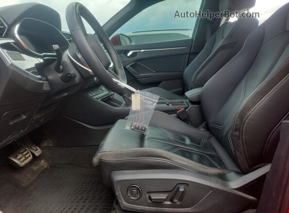 WA1FECF35M1081781 2021 AUDI Q3 Red Вид салону спереду