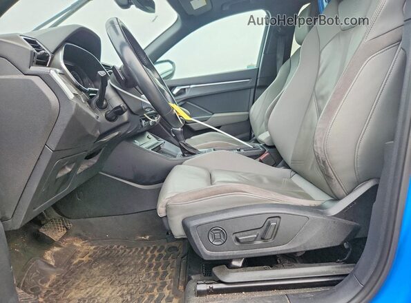 WA1FECF36L1038694 2020 AUDI Q3 Blue Vista interior delantera