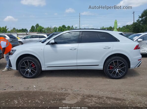 WA1FVAF10MD035759 2021 AUDI Q8 White 360 interior view