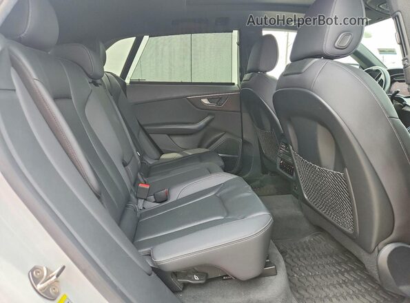 WA1FVAF11LD010688 2020 AUDI Q8 Белый Вид задней части салона
